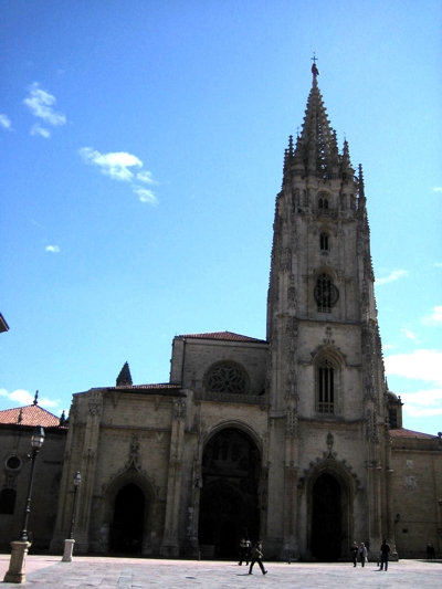 Evoluci&oacute;n hist&oacute;rico-constructiva de san Salvador de Oviedo