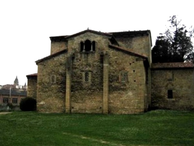 Evoluci&oacute;n hist&oacute;rico-constructiva de Santullano