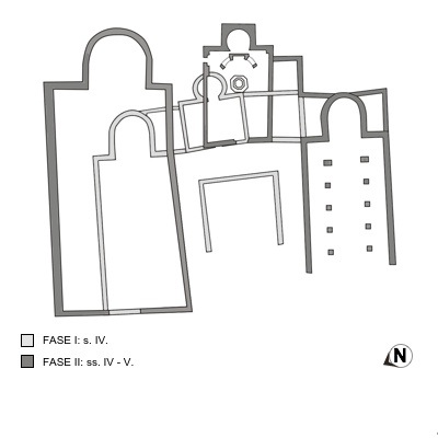 Planta  de las iglesias gemelas del conjunto episcopal de Genève (Francia). Evolución entre los siglos IV – V.