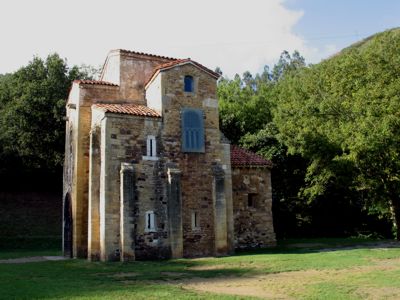 Evolución histórico-constructiva de San Miguel de Liño.