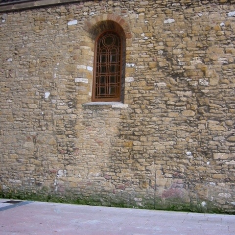 Evolución histórico-arqueológica del lateral N de San Tirso.